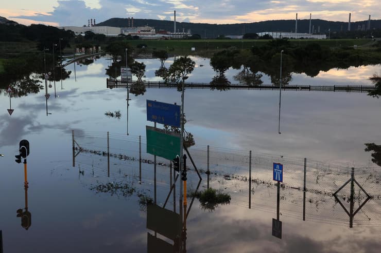 דרום אפריקה הצפות שיטפונות באזור דרבן