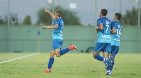 שחקני הפועל עפולה חוגגים (אחמד מוררה) שחקני הפועל עפולה חוגגים