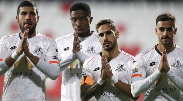 שחקני בני יהודה חוגגים (רדאד ג'בארה) שחקני בני יהודה חוגגים