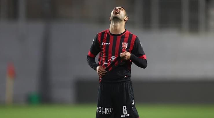 אמיר לביא מאוכזב (רדאד ג'בארה) אמיר לביא מאוכזב