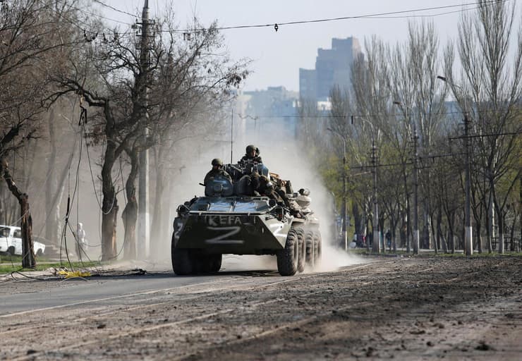 כוחות של בדלנים פרו-רוסים ב מריופול אוקראינה מלחמה עם רוסיה 15 באפריל
