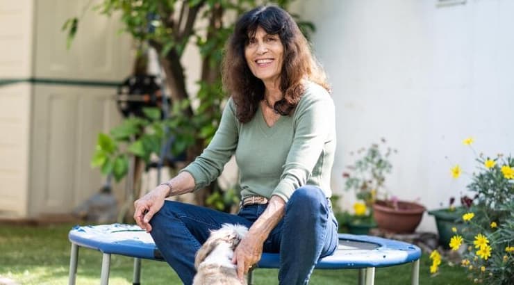 נהנית להיות סבתא. אסתר רוט שחמורוב