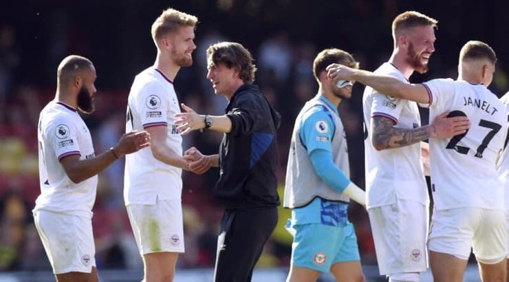 שחקני ברטפורד חוגגים (רויטרס) שחקני ברטפורד חוגגים