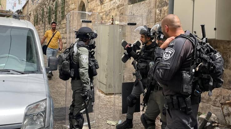 עימותים בין פסטינים לשוטרים במזרח ירושלים