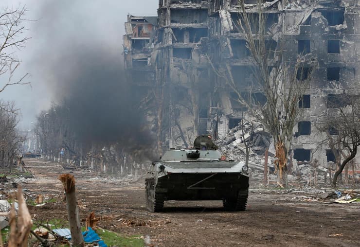 אוקראינה כוחות המורדים הפרו רוסים ליד מפעל המתכות אזובסטל ב מריופול מלחמה עם רוסיה