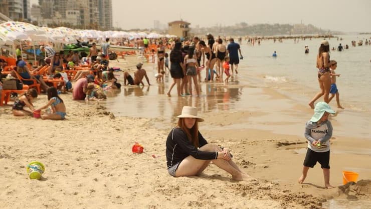 חוף הים בתל אביב