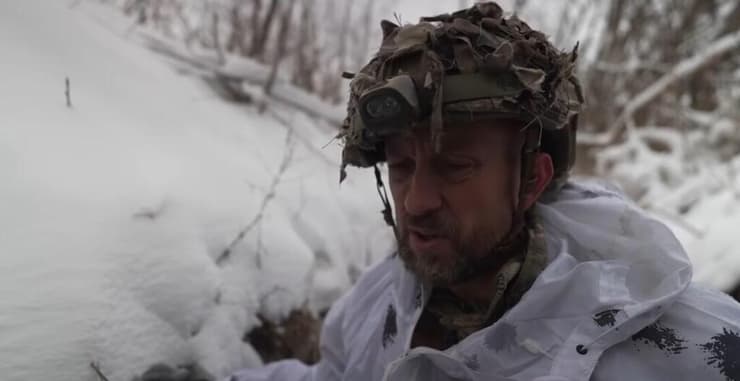 אוקראינה שון פינר מתנדב בכוחות האוקראיניים נגד רוסיה מתוך כתבה של סקיי ניוז