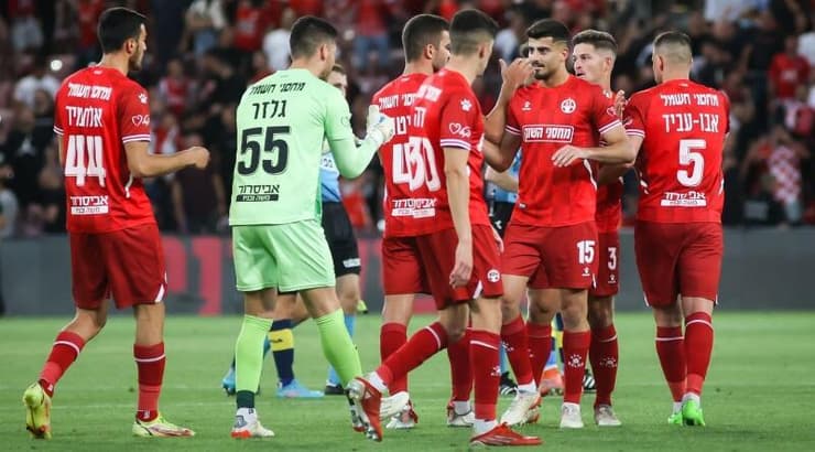 שחקני הפועל באר שבע מרוצים (איציק בלניצקי) שחקני הפועל באר שבע מרוצים