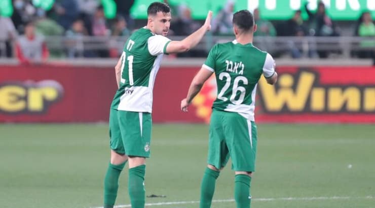 דין דוד חוגג עם מחמוד ג'אבר