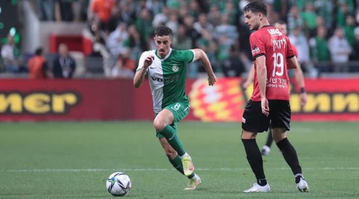 דולב חזיזה עם הכדור