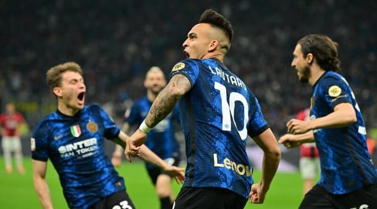 שחקני אינטר חוגגים