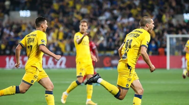 שחקני מכבי תל חוגגים