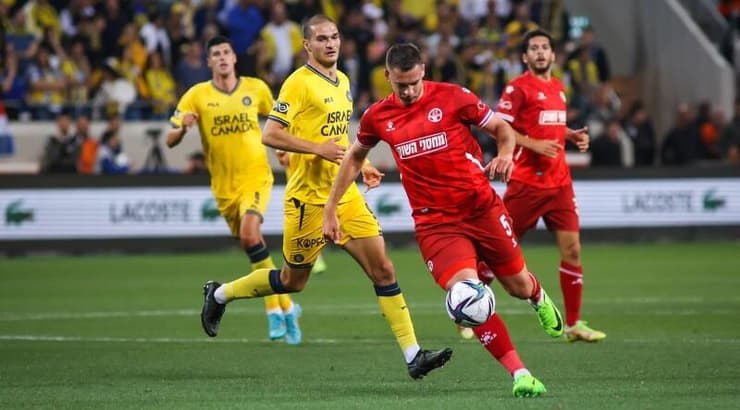 איאד אבו עביד עם הכדור