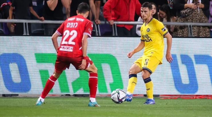 גבי קניקובסקי מול הלדר לופס