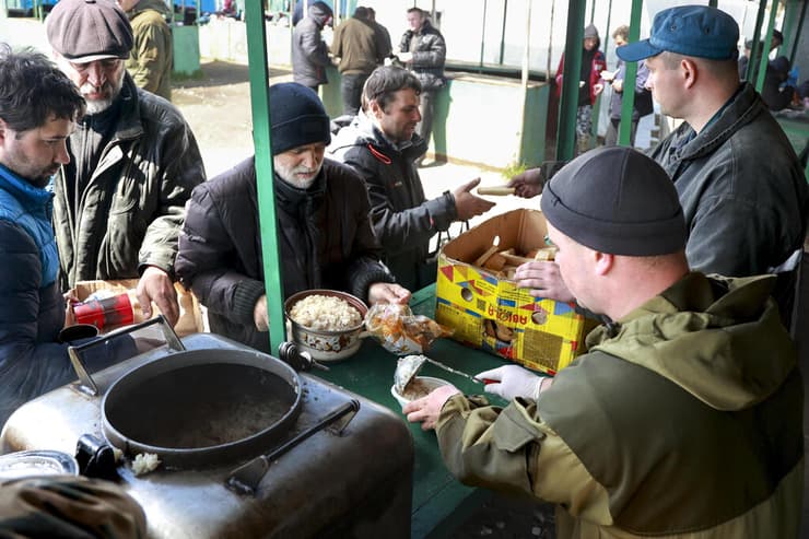 חלוקת מזון מזרח אוקראינה משבר מלחמה רוסיה אוקראינה 
