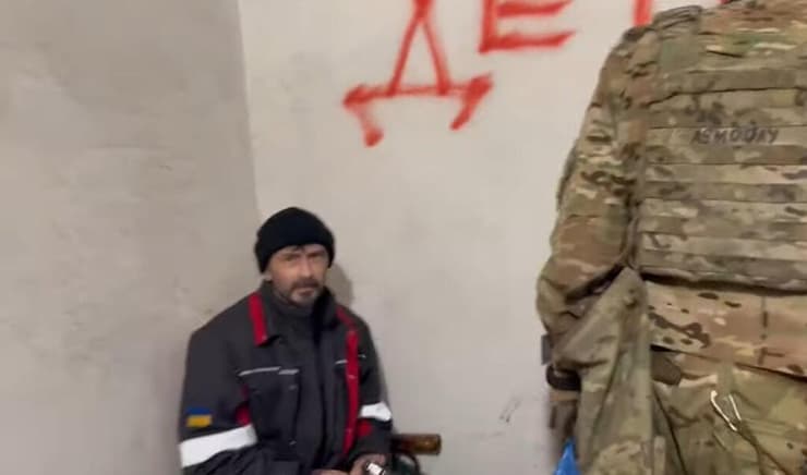אוקראינה מריופול תיעוד של המתבצרים חיילים ו אזרחים ב מפעל ה מתכת אזובסטל