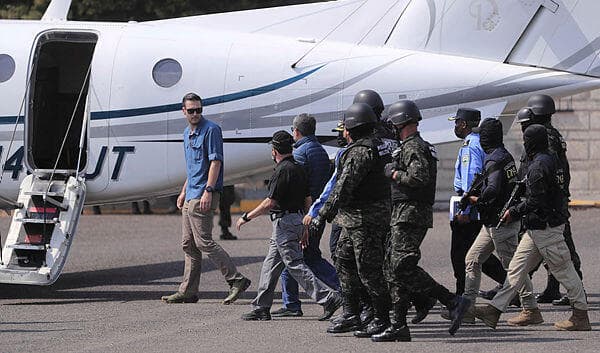 נשיא הונדורס לשעבר חואן אורלנדו הרננדס מוסגר ל ארה"ב