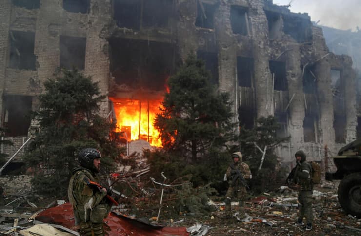 אוקראינה מריופול בניין הרוס ב מפעל אזובסטל אחרי הפצצה שביצעה רוסיה