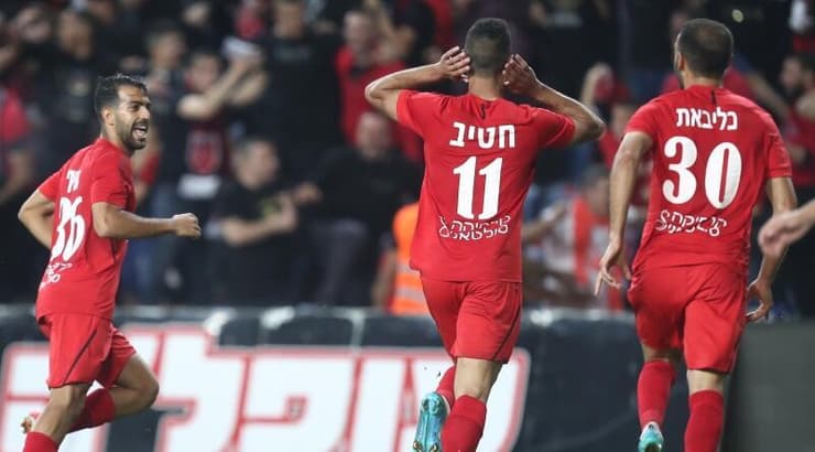 שחקני מ.ס כפר קאסם חוגגים (רדאד ג'בארה) שחקני מ.ס כפר קאסם חוגגים