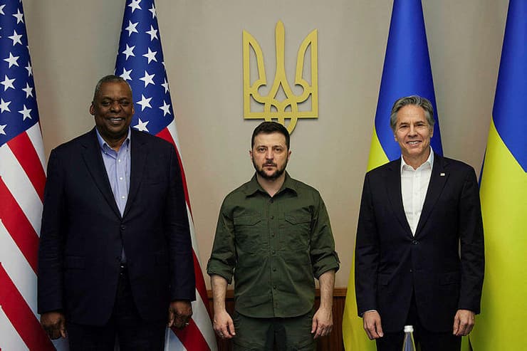 נשיא אוקראינה וולודימיר זלנסקי מזכיר המדינה של ארה"ב אנתוני בלינקן שר ההגנה לויד אוסטין