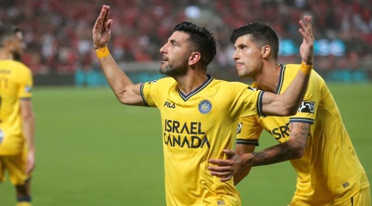 אבי ריקן חוגג (רדאד ג'בארה) אבי ריקן חוגג