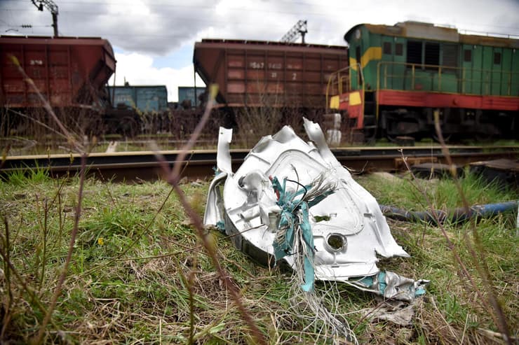 חלקי טיל רוסי ששימש לתקיפת מסילות רכבת מחוז לבוב אוקראינה