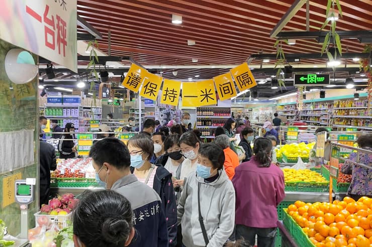 בהלת קניות בייג'ינג סין חשש מ סגר בגלל התפרצות קורונה