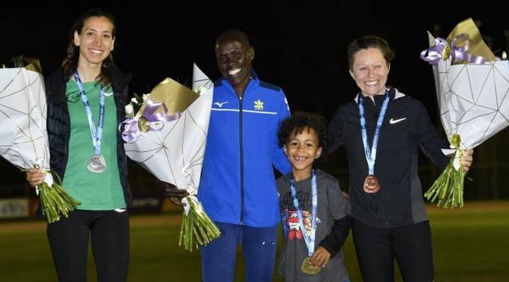 אירנה קונובלוב, לונה סלפטר וכרוואן חלבי (מקסים דופליי) אירנה קונובלוב, לונה סלפטר וכרוואן חלבי