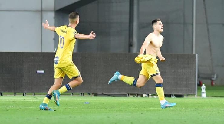 אוסקר גלוך חוגג