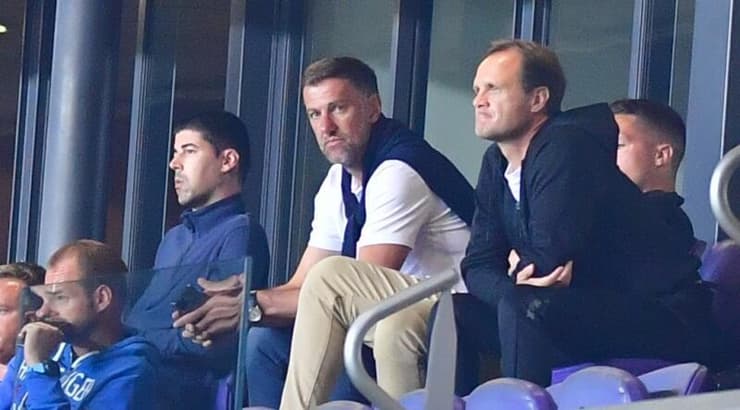 מלאדן קרסטאיץ' ביציע