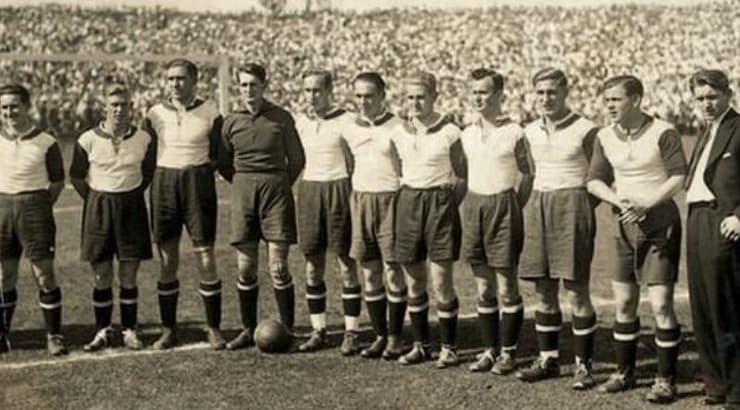 הנאצים הנחיתו מכה קשה על המועדון. שחקני באיירן מינכן בשנת 1932