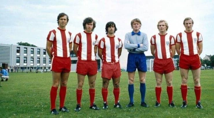 שחקני באיירן מינכן בשנות השבעים. בקנבאואר, מאייר ומולר שינו את פני המועדון