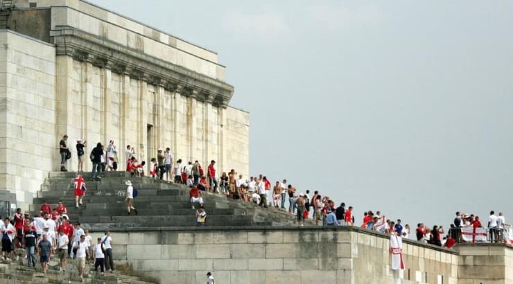 מקום ההתכנסות של המפלגה הנאצית בנירנברג כמו שהוא נראה היום (רויטרס) מקום ההתכנסות של המפלגה הנאצית בנירנברג כמו שהוא נראה היום