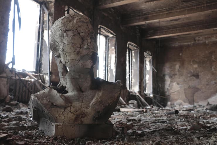 המוזיאון העירוני של מריופול שנפגע בהפגזה אוקראינה