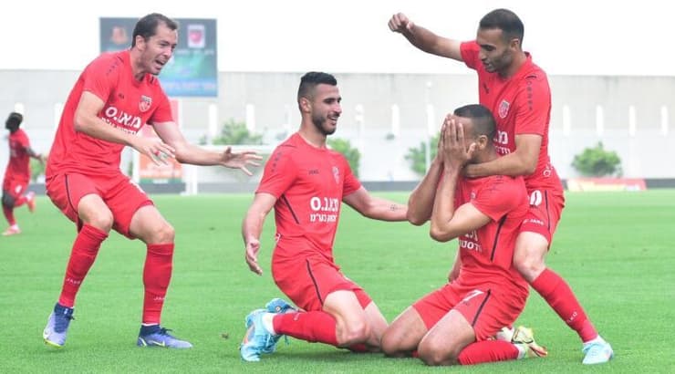 שחקני כפר קאסם חוגגים