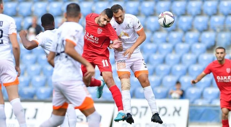 שחקני כפר קאסם ובני יהודה במאבק