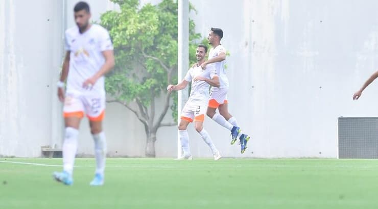 שחקני בני יהודה חוגגים