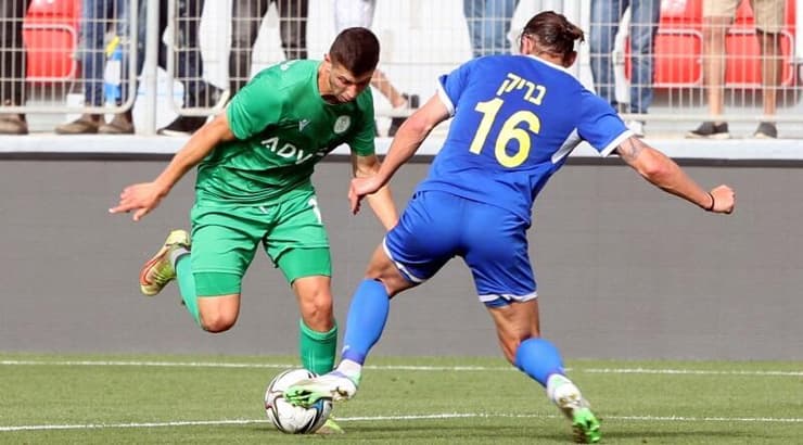 סתיו טוריאל מול יניב בריק