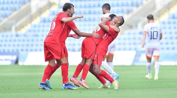 שחקני כפר קאסם חוגגים