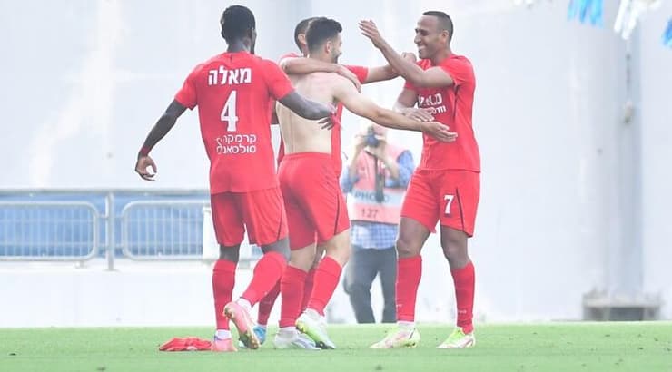 שחקני כפר קאסם חוגגים