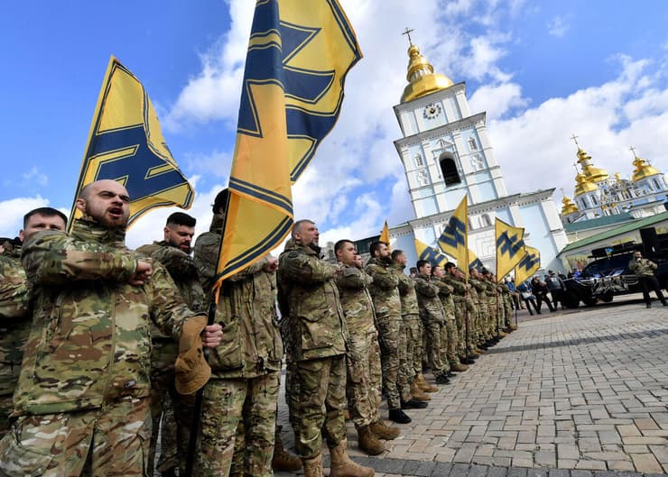 לוחמי גדוד אזוב במצעד שערכו ביוני 2019 בעיר מריופול אוקראינה