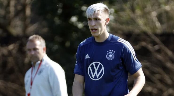 ניקו שלוטרבק במדי נבחרת גרמניה (רויטרס) ניקו שלוטרבק במדי נבחרת גרמניה