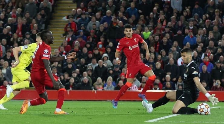 סאדיו מאנה כובש (רויטרס) סאדיו מאנה כובש