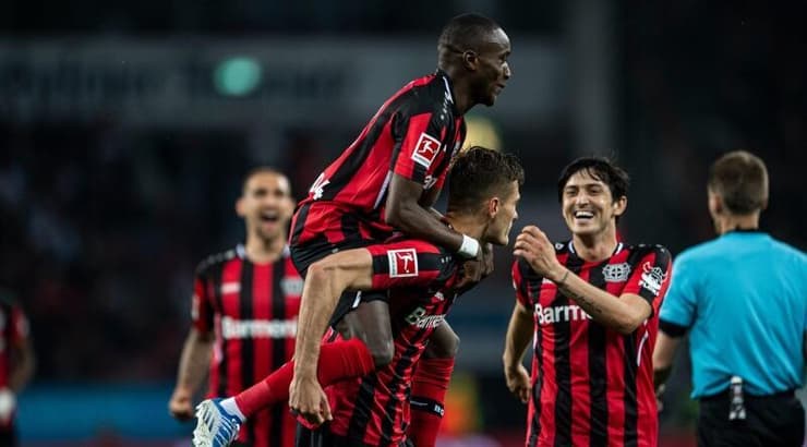 שחקני באייר לברקוזן חוגגים