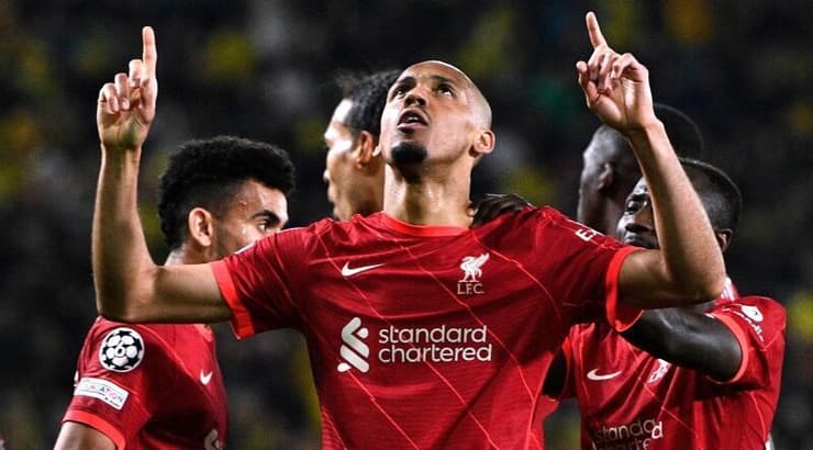 פאביניו חוגג