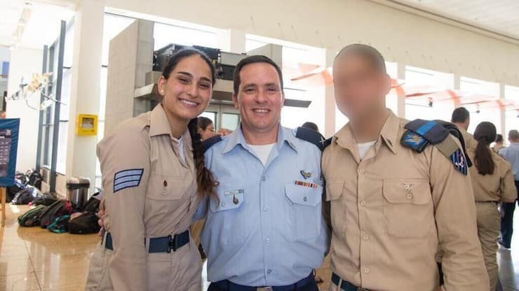 דניאל ואחיה התאום י