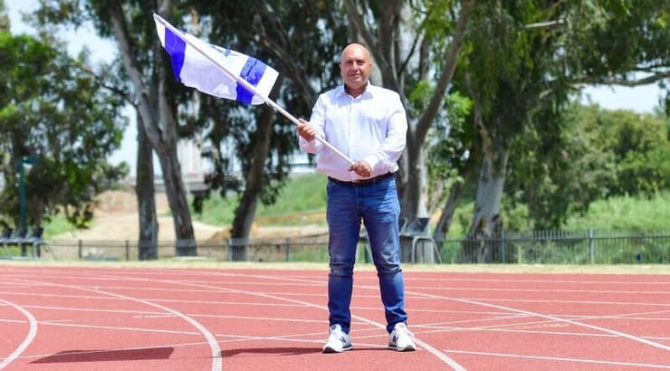 יצחק יונסי (חגי מיכאלי) יצחק יונסי