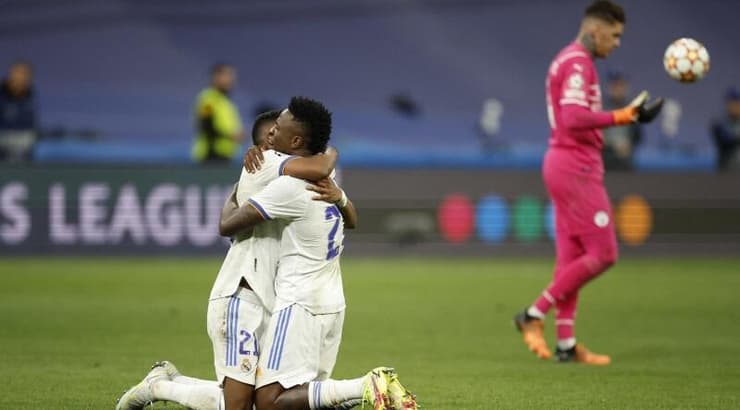 ויניסיוס ורודריגו חוגגים