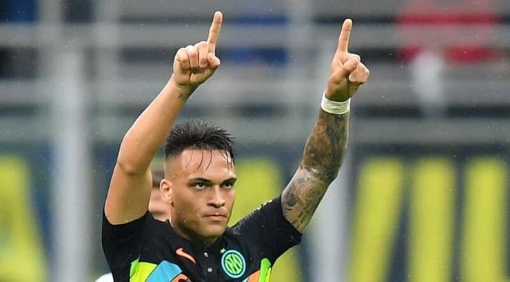 לאוטרו מרטינס חוגג (רויטרס) לאוטרו מרטינס חוגג