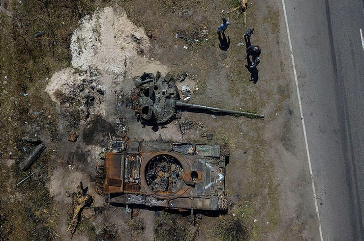 אוקראינה טנק רוסי שהושמד ליד אירפין